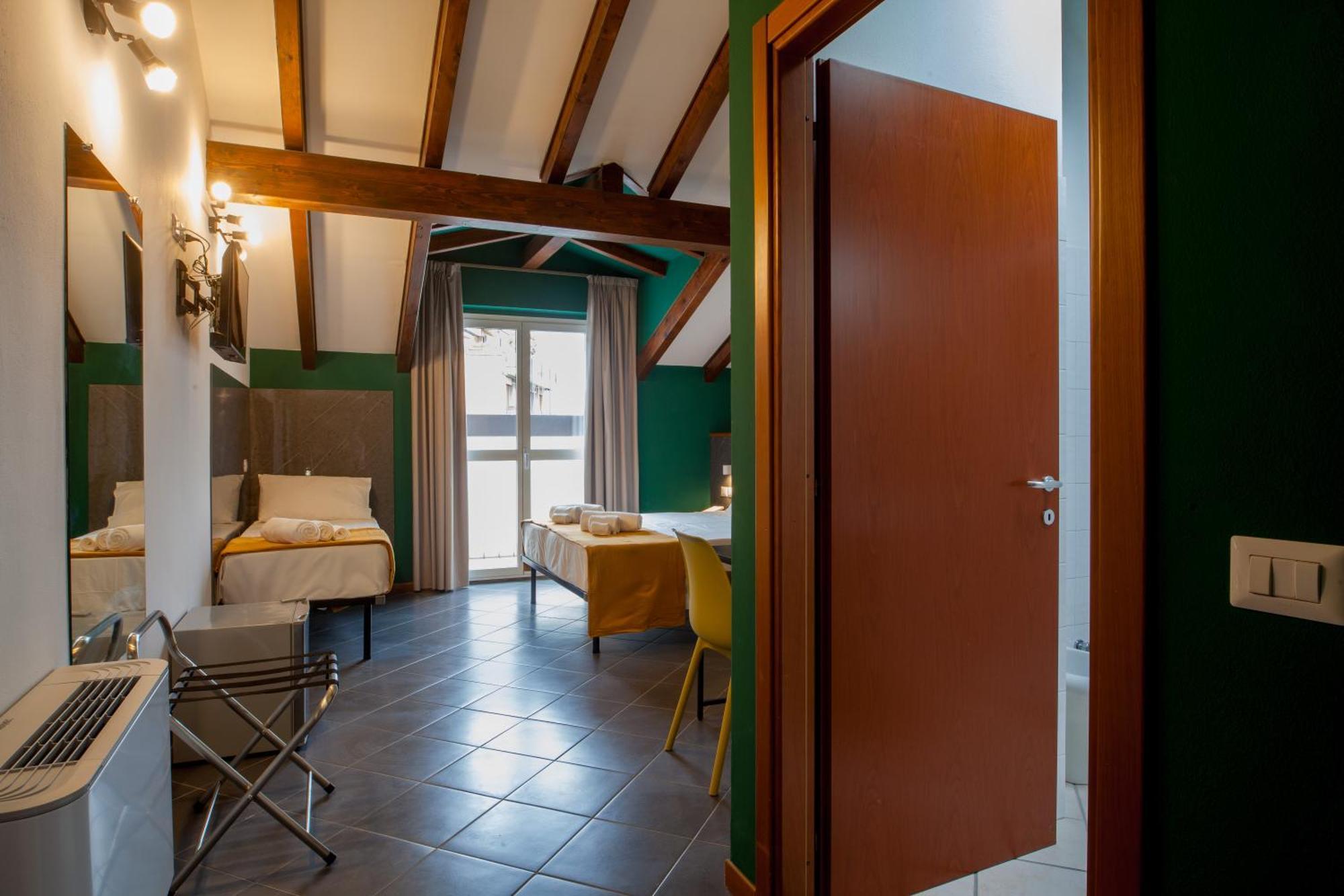 Rrrapido Hotel *